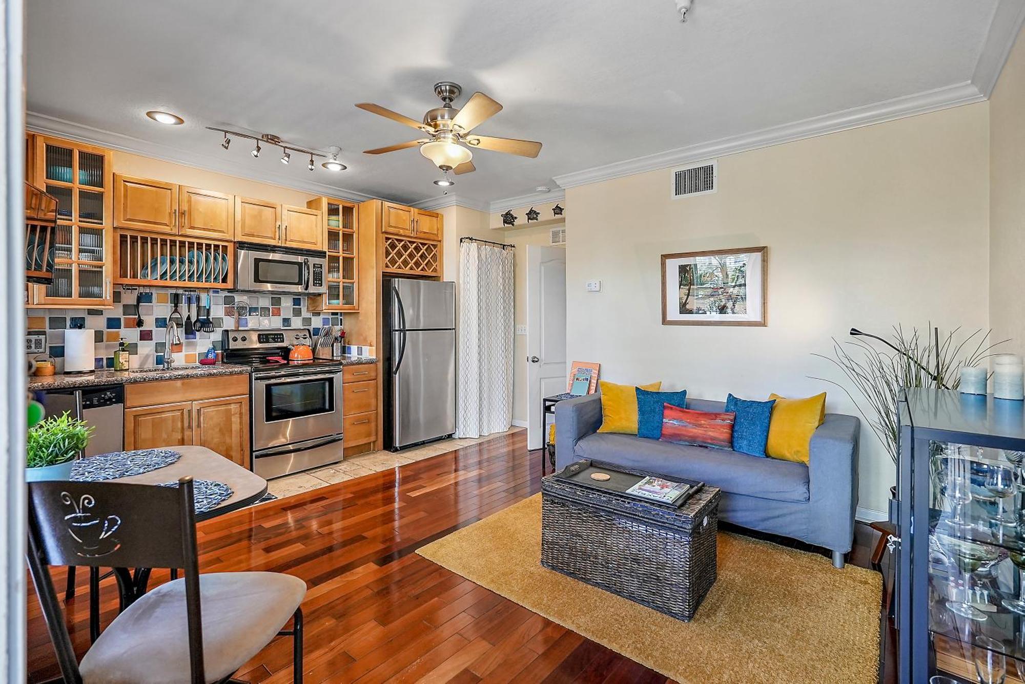 Вілла Wine-Dine-Sunshine Cozy Flat In The Heart Of Dtsp Сент-Пітерсбург Екстер'єр фото